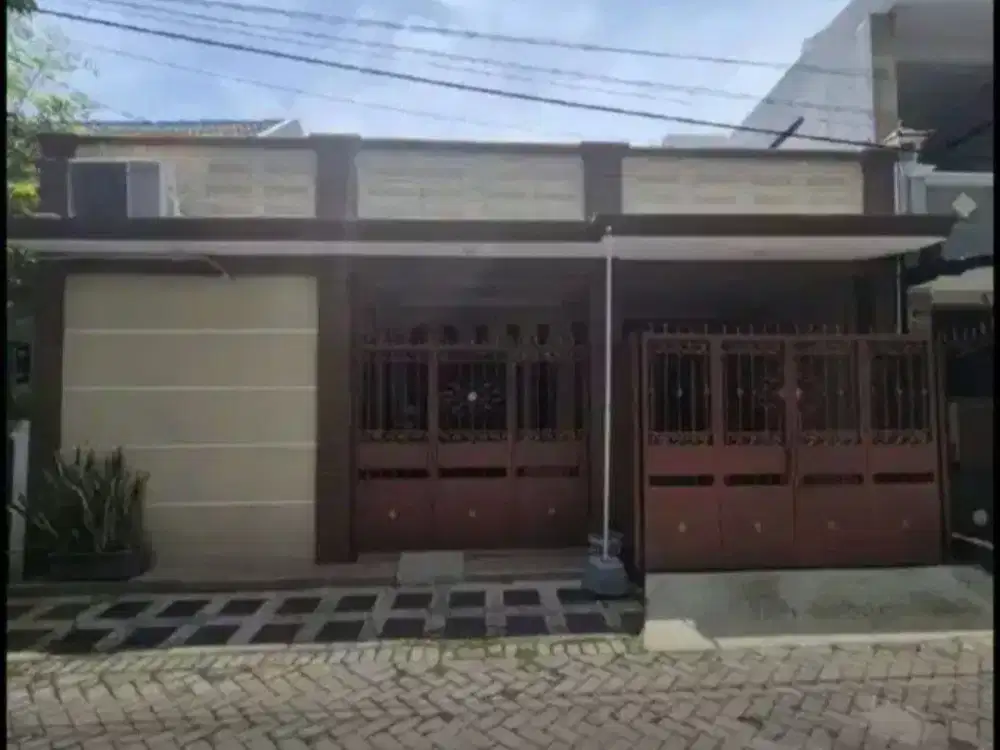 RUMAH GUNUNGSARI SURABAYA BARAT SELATAN, SIAP HUNI BAGUS TERAWAT. DEKAT PINTU TOL, CITRALAND, Dsb