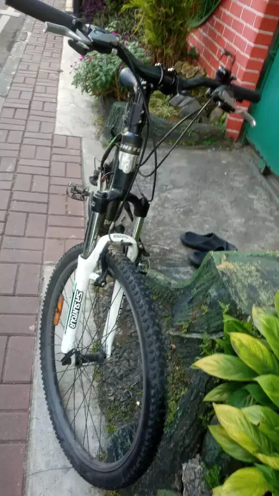 Sepeda gunung ukuran 26in merk united XC 72