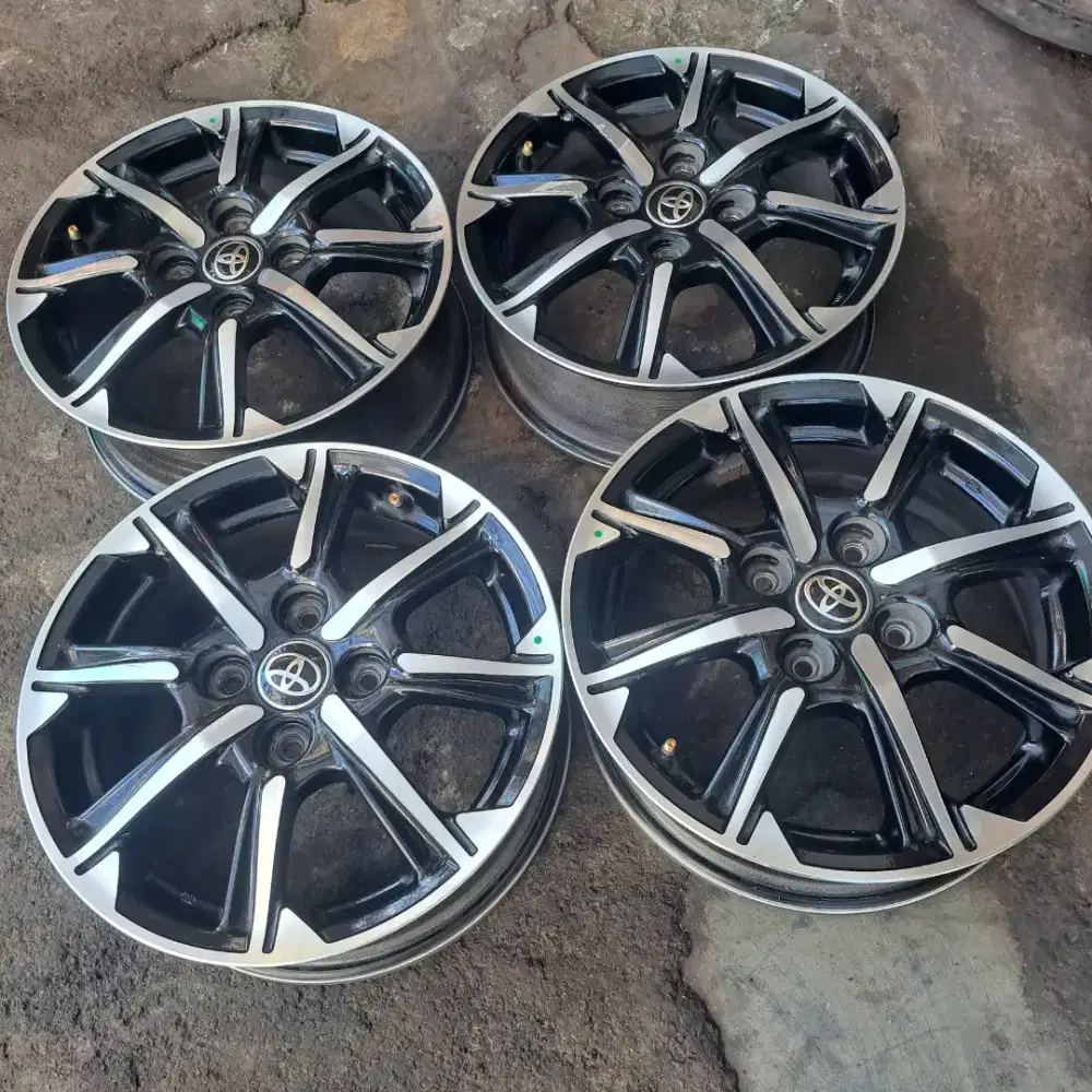 Velg r14 calya sigra ayla agya original