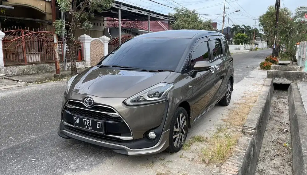 Toyota Sienta Q CVT 2016