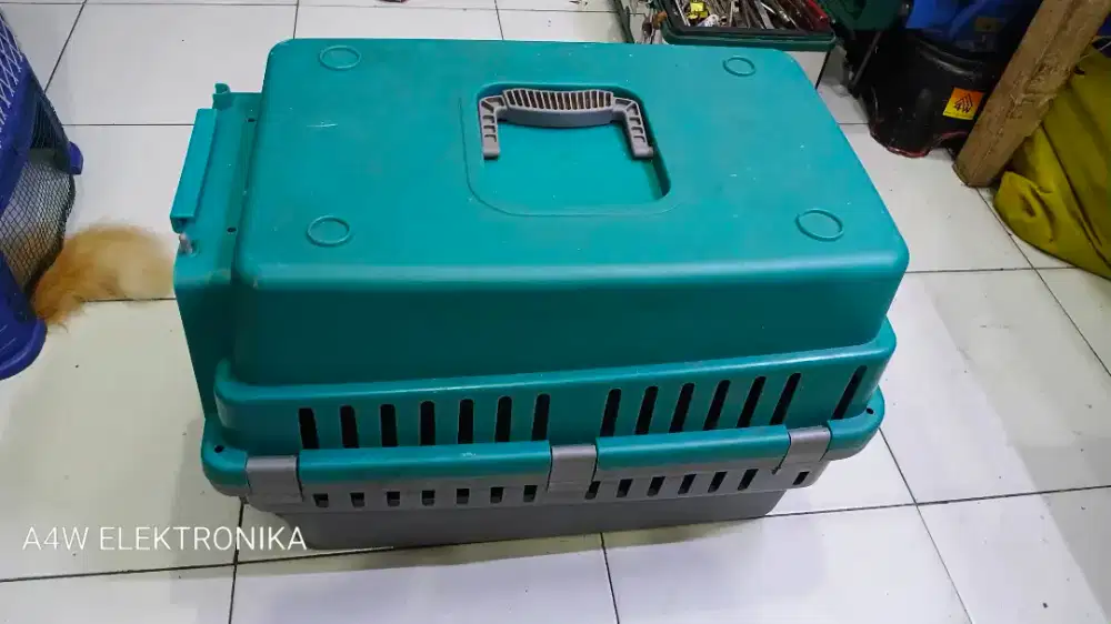 Pet cargo besar