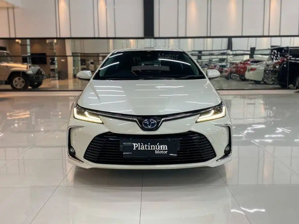 TOYOTA COROLLA ALTIS 1.8L HYBRID AT