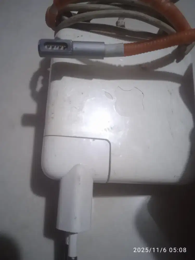 Charger laptop apple macbook tipe L. Magsafe 1