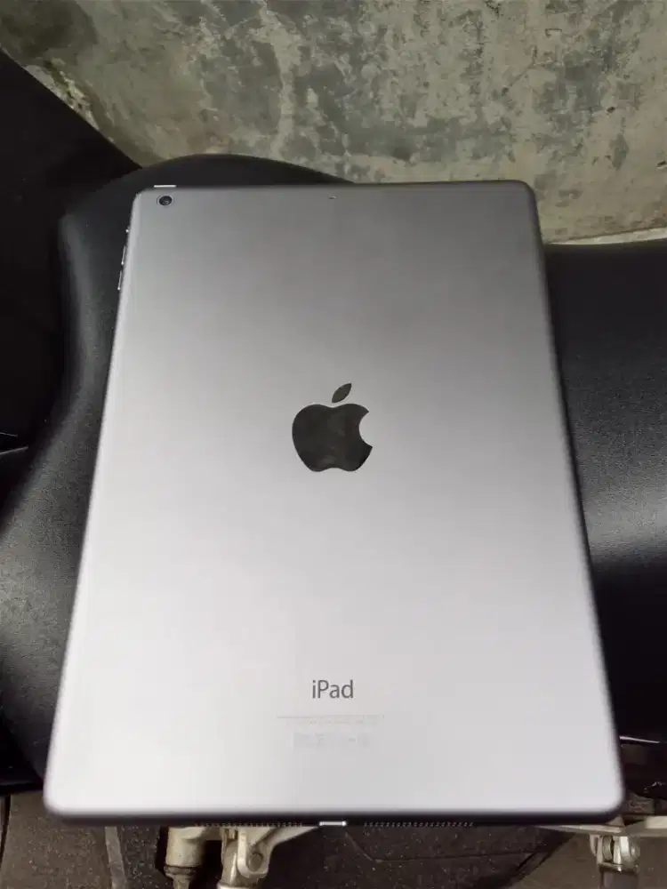 iPad Air 1 64gb Wifi Mulus 98% iOS 12