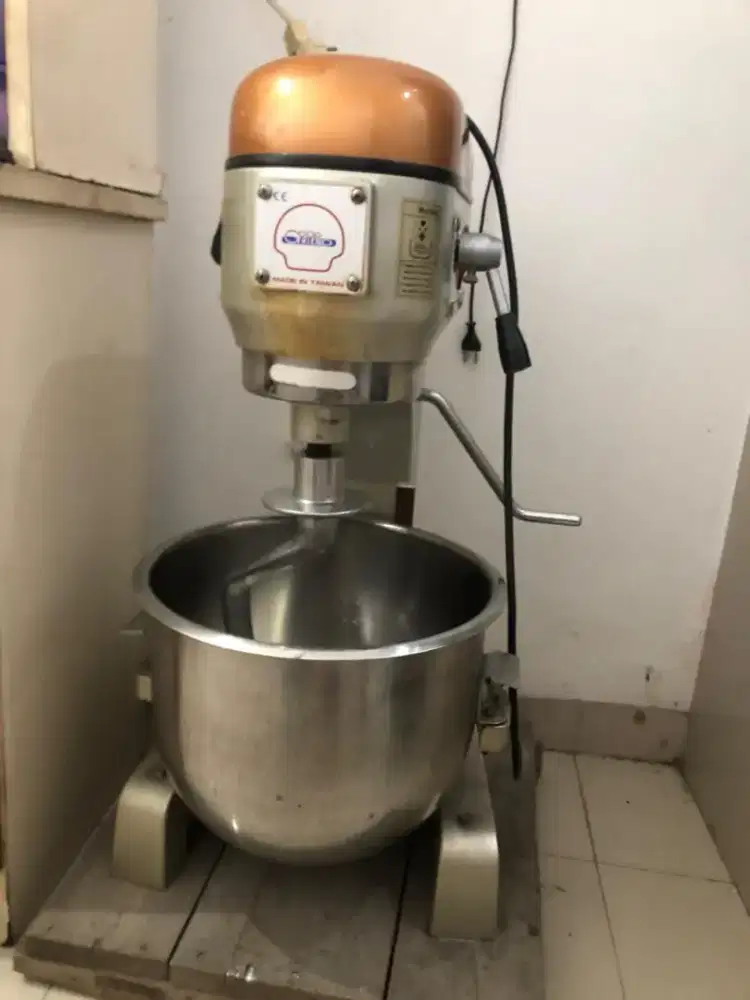 Mixer pembuat kue