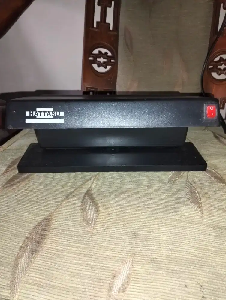 Mesin Pengecek Uang Palsu