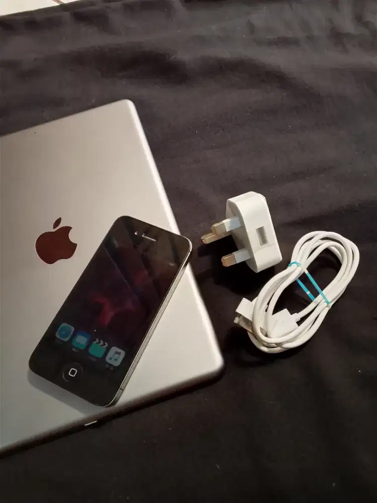 iPhone 4 - iPhone 4s 16gb / iPod Touch Super Kawan