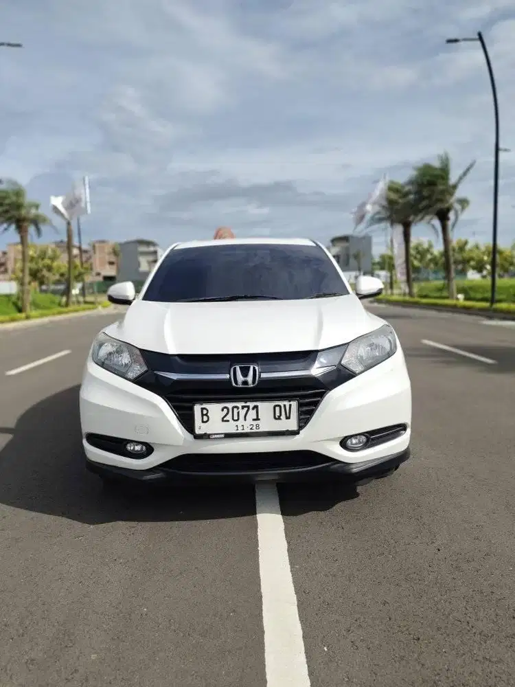 tdp 25 jt Honda HRV E AT 2018 putih
