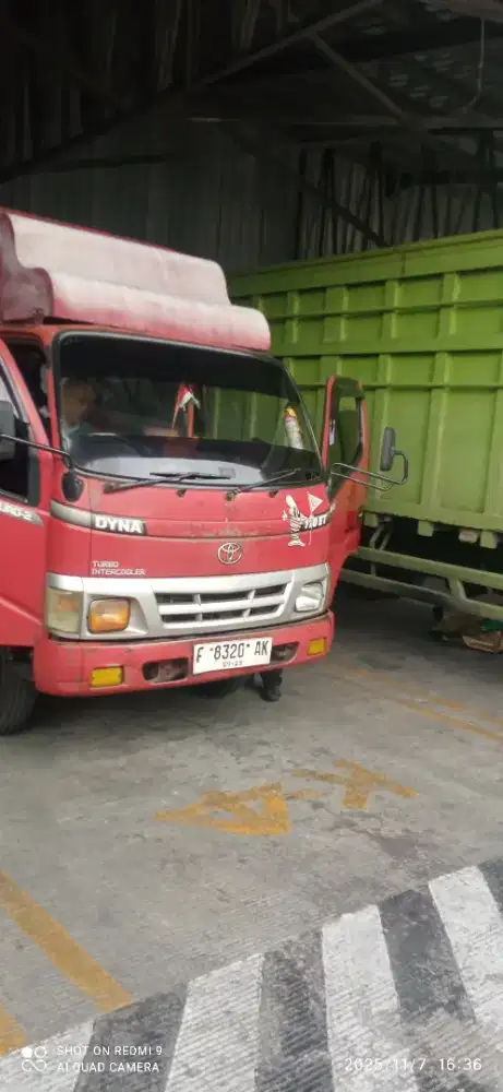 Dijual mobil engkel box toyota Dyna 2008