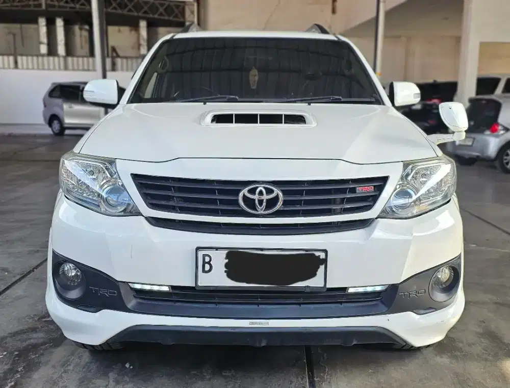 Toyota Fortuner 2.5 TRD AT Matic 2015 Putih Mulus Siap Pakai Pajak Pjg