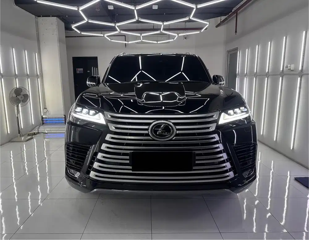 Lexus LX600 VIP 2+2 2023 low km termurah
