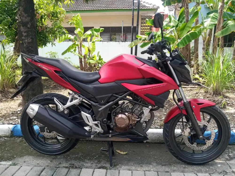 Honda CB150R 2019 merah dob