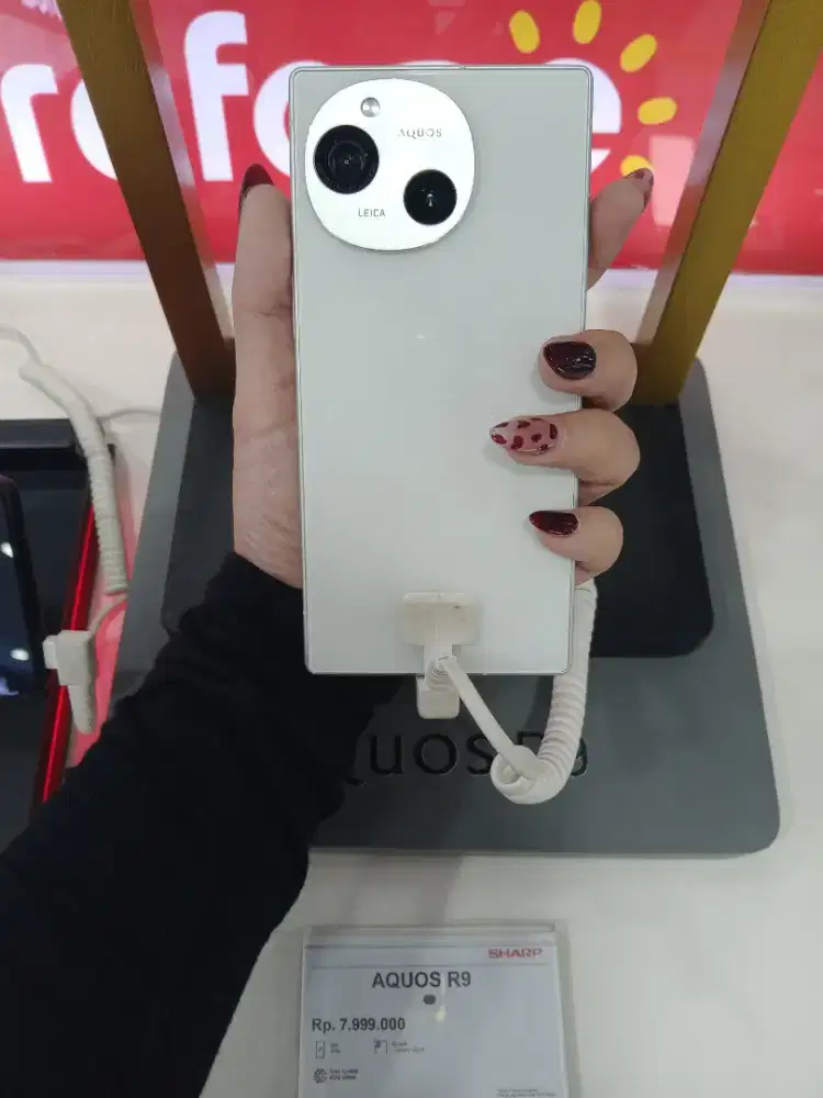 Sharp Aquos R9 (get e-vocher indomaret 300k)