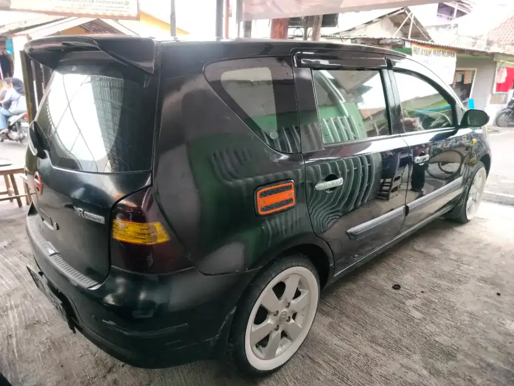 Nissan grand Livina matic th2009