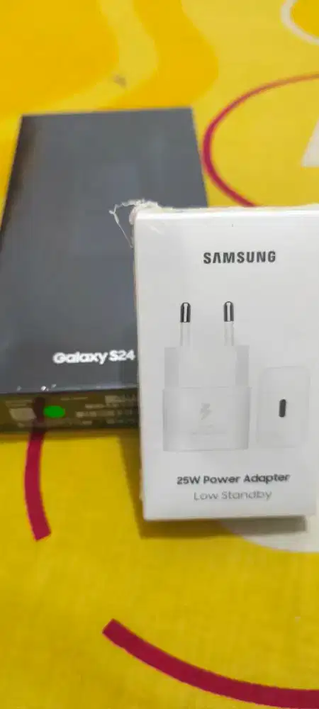 SAMSUNG GALAXY S24 FE BNIB