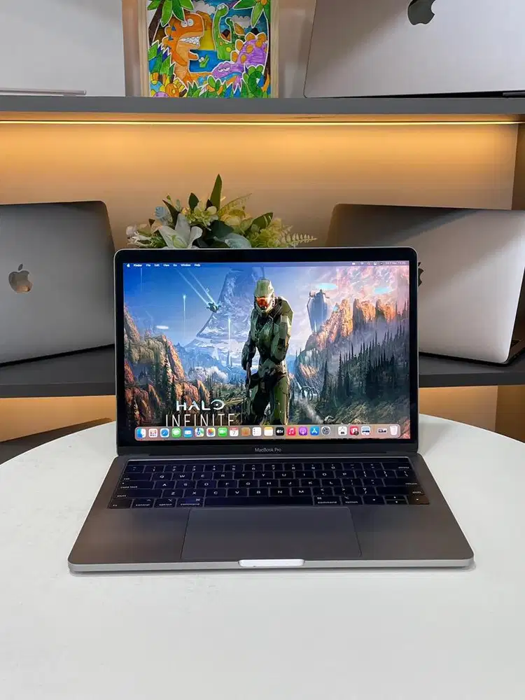 MacBook Pro 2018 i5 8/256GB iBox