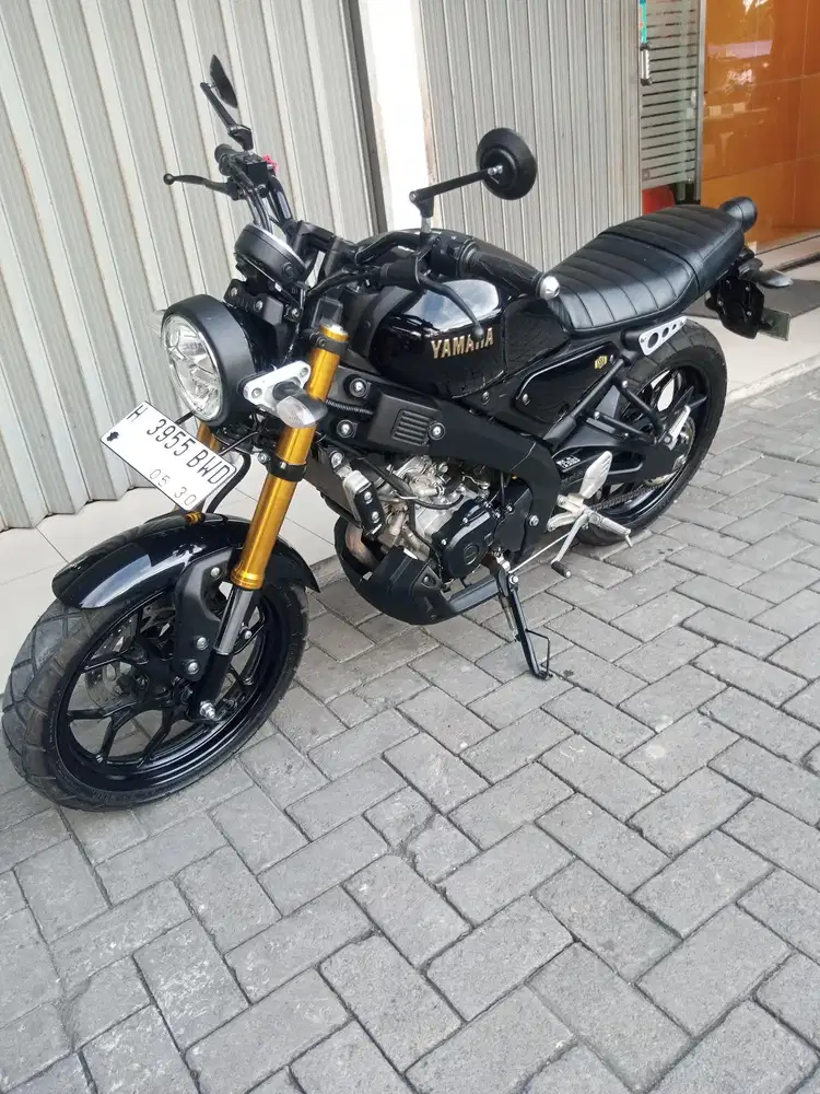 Yamaha XSR 2025 Hitam