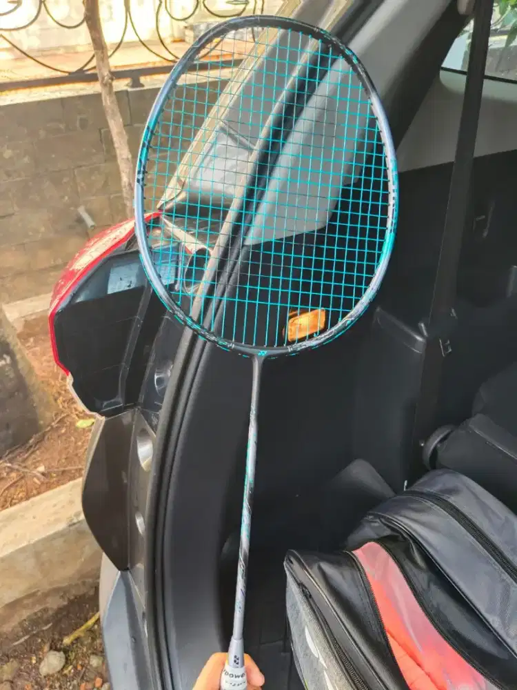 Raket Yonex Astrox 88 Play Black/Silver 4U5