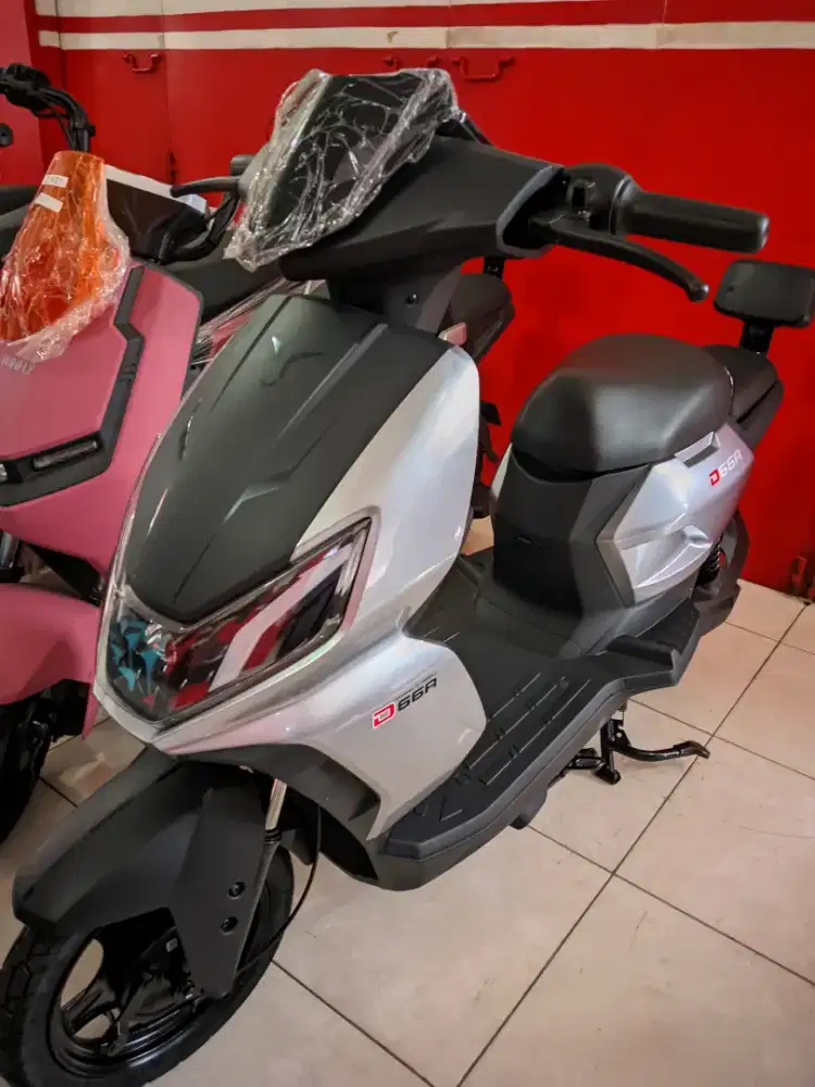 Sepeda listrik uwinfly tipe D66A