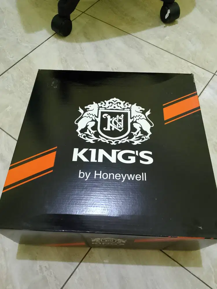 Sepatu safety KING's