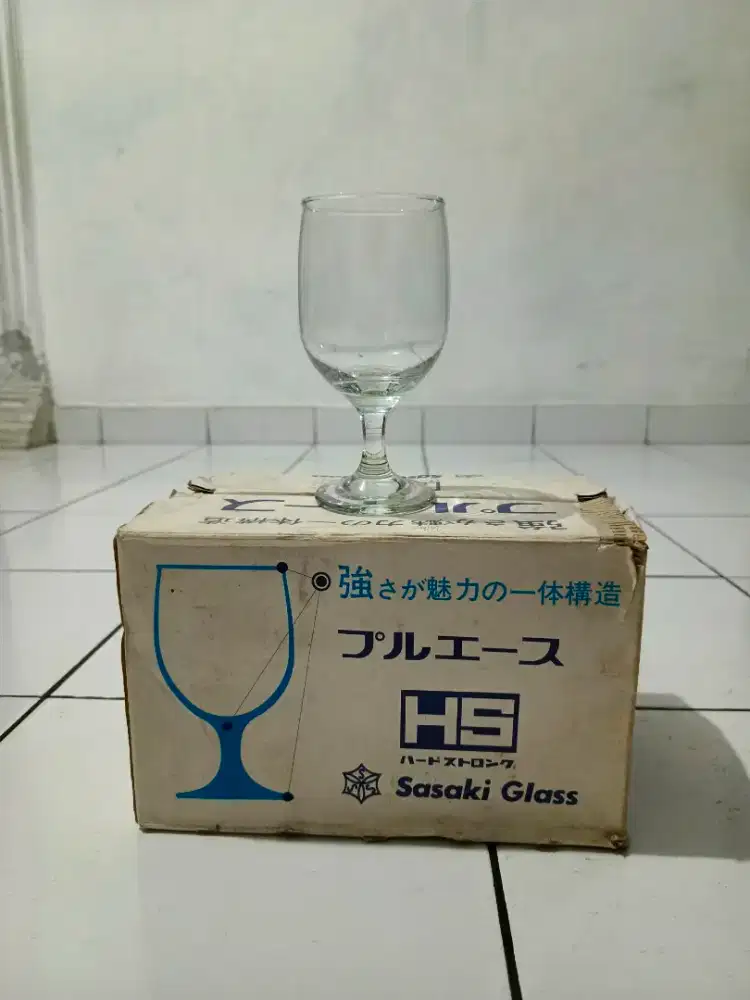 Gelas kaki HS murah meraih