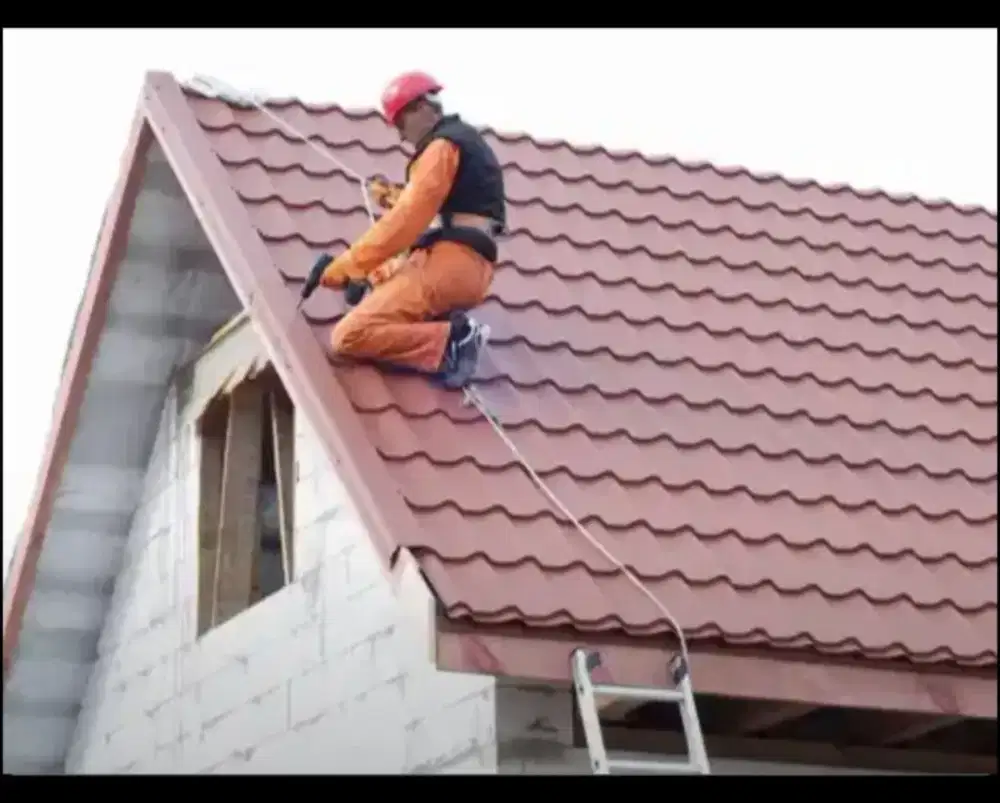 Perbaikan atap bocor, talang air, dak rembes dan renovasi