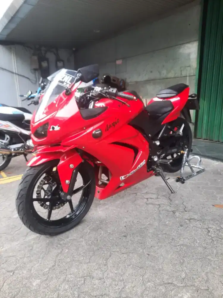 Di jual ninja 250 tahun 2011