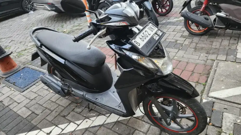 Dijual Santai Honda Beat Hitam 2015