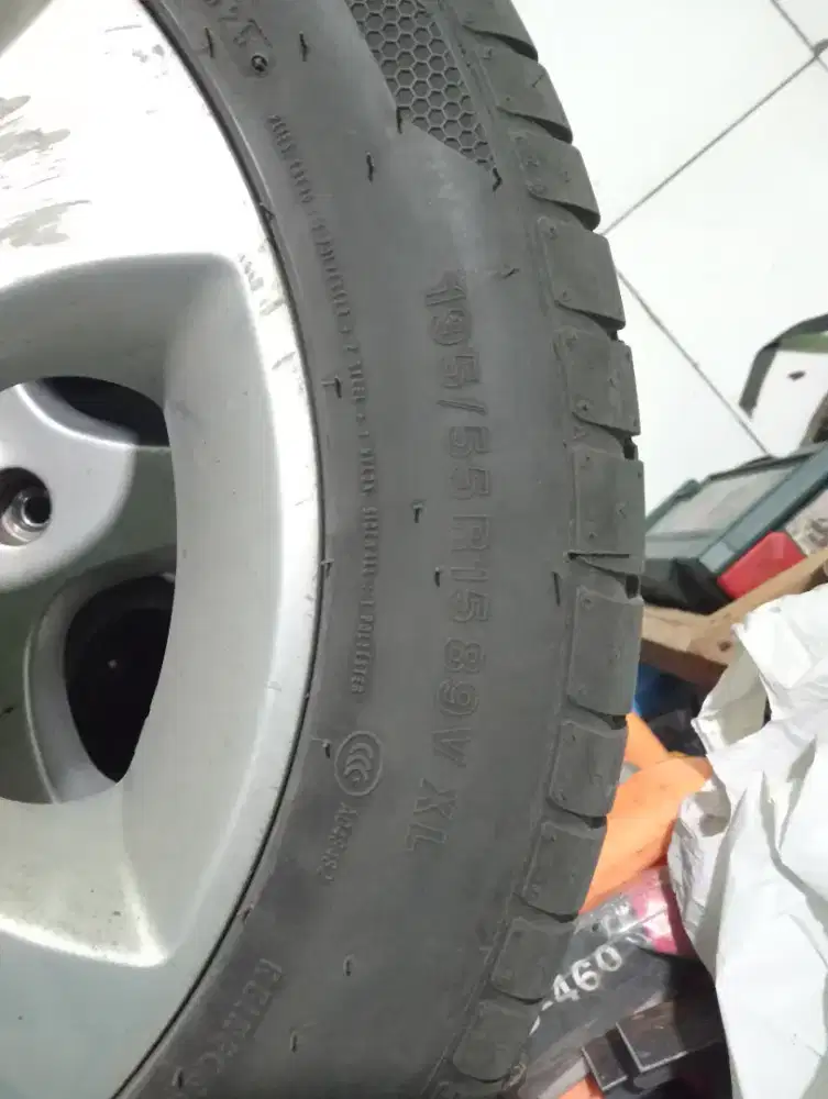 Velg dan Ban mobil Suzuki Swift