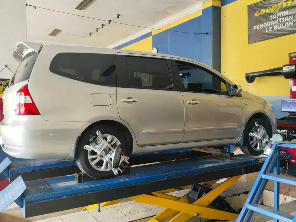 Nissan Livina 2013 Bensin