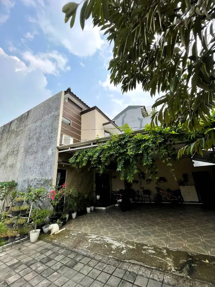 Rumah HOOK 2 Lantai Ciputat Dekat Tol dan Stasiun Jurangmangu SHM