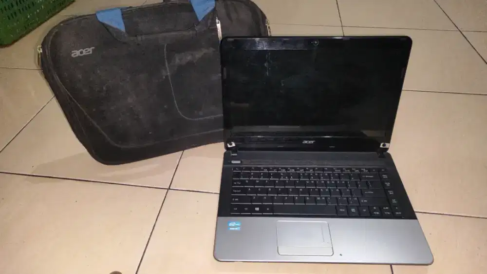 Laptop Acer Aspire E1-471