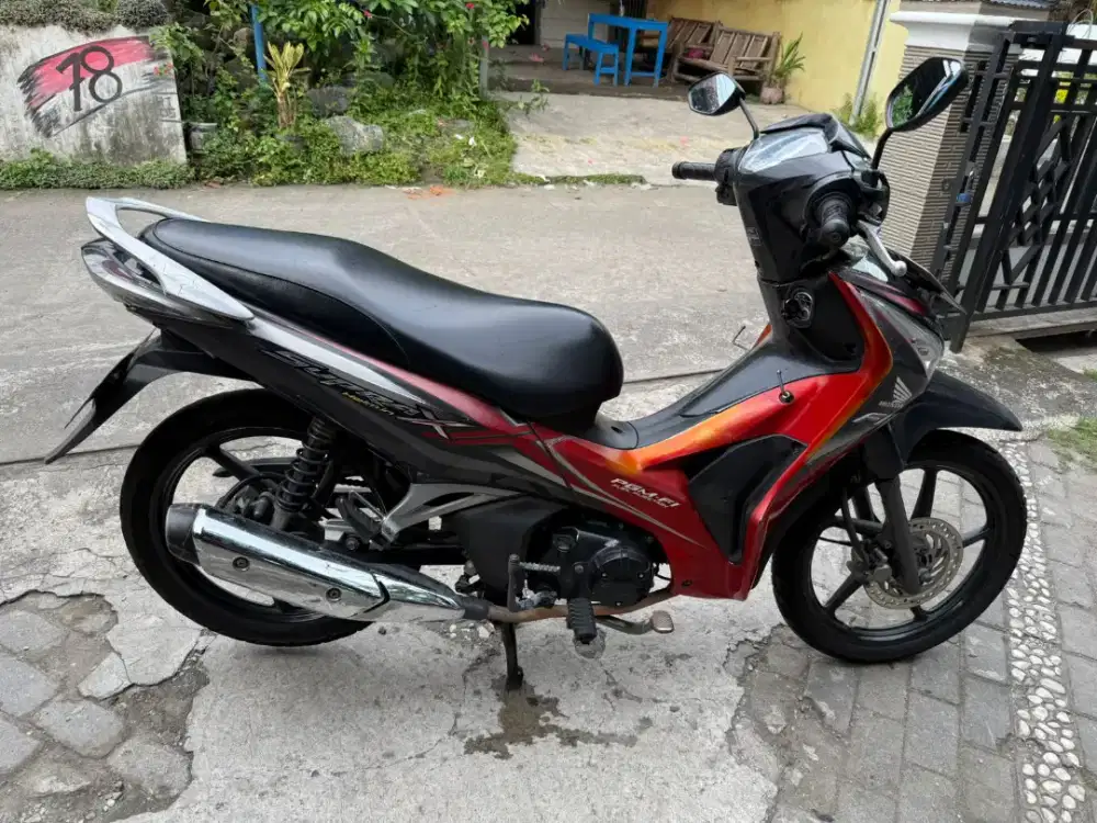Honda Supra helm in THN 2012 Plat AD Klaten