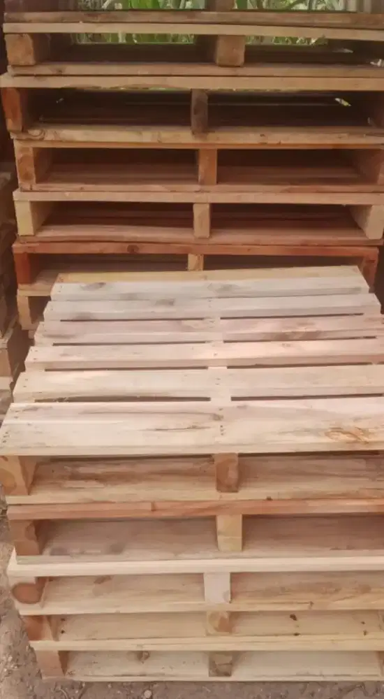 Di jual pallet kayu akasia/mahoni  ukuran 120-80