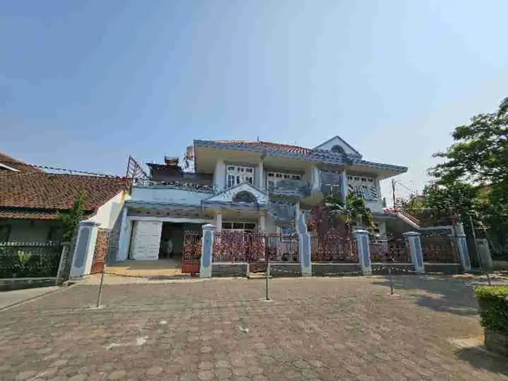 rumah mewah rasa villa sejuk strategis di jatihandap dkt padaauka