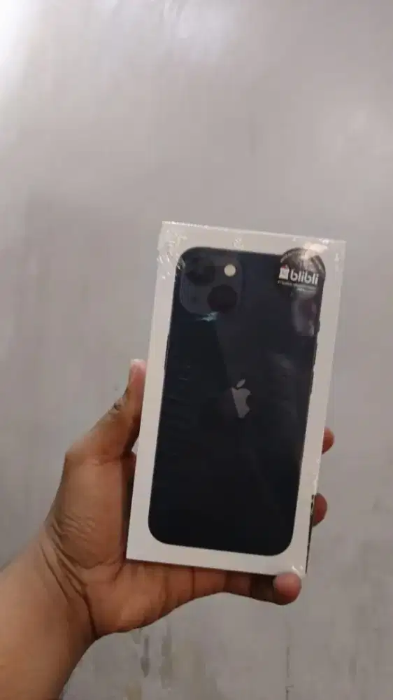 iphone 13 128gb BNIB GDN/ IBOX NEW SEGEL