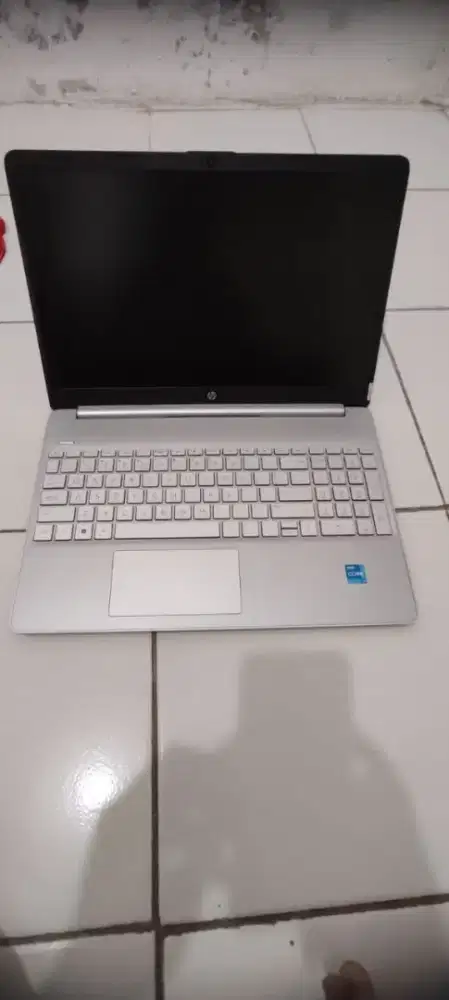 Laptop hp i3 gen 12 th 8/256 backlit baru 6 bulan jarang di pake