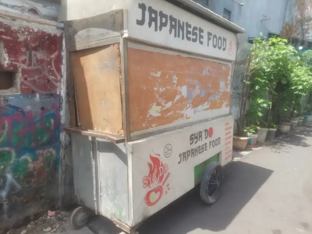 Gerobak besi panjang kurang lebih 2 meter pendek kurleb 1 meter