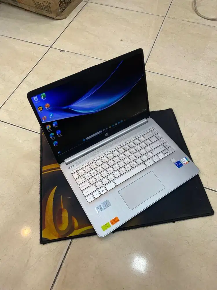 Laptop HP14s Dq5155TU Core i7-1255 Ram 16/512 GB garsansi 21 bln