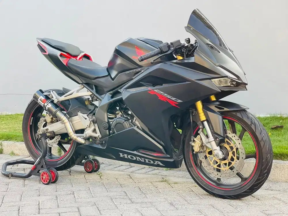 Honda cbr250rr black matte plat L pajak on cbr250 rr cbr 250rr cbr 250