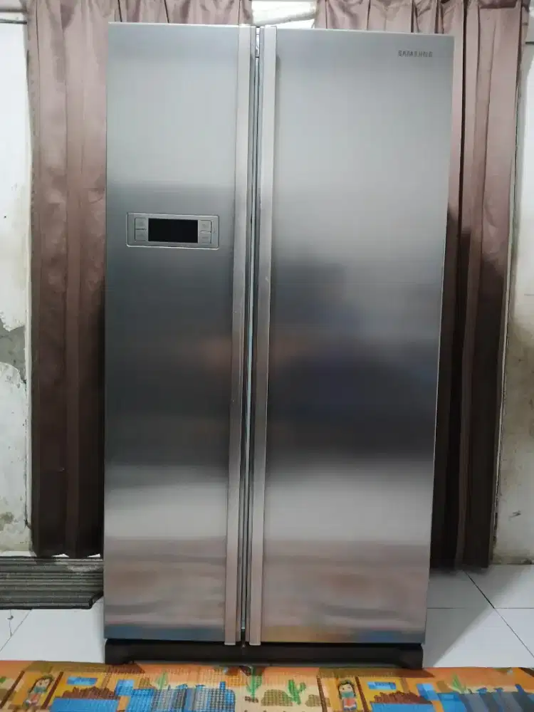 Dijual kulkas side by side samsung kondisi masih mulus