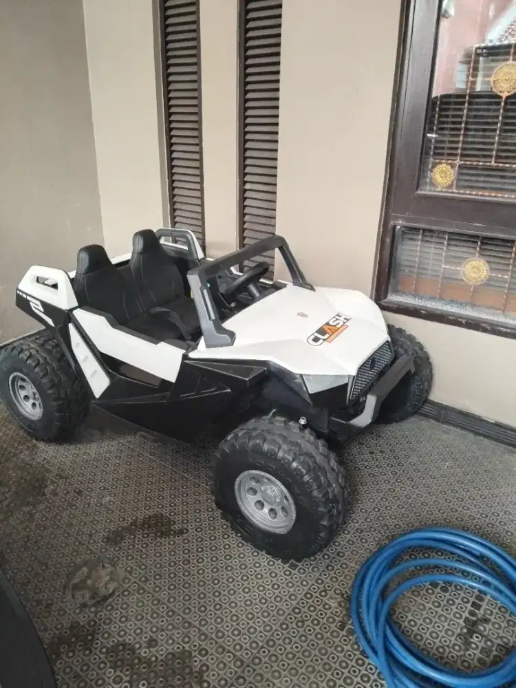 Mobil Aki Anak 2 Dinamo