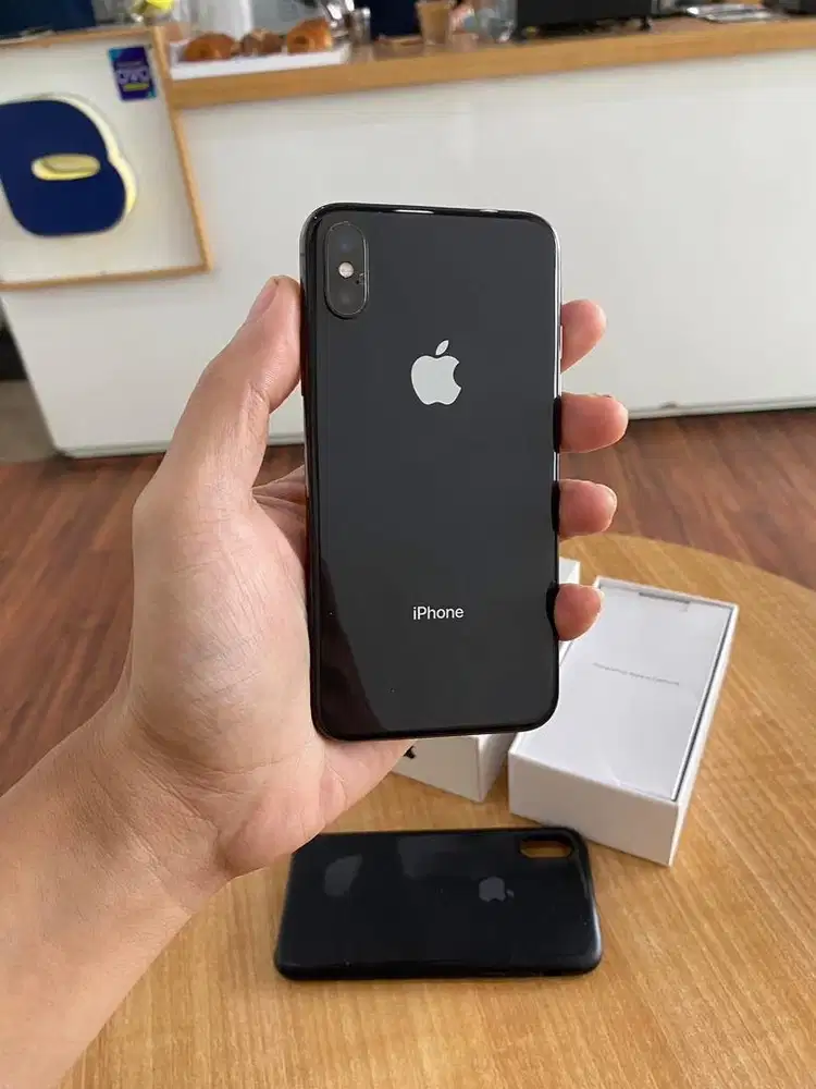 Dijual iPhone X 256gb sinyal all operator aktivasi lama