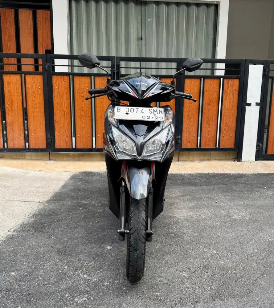 Honda Vario KZR 125 CBS MULUSSS Pajak Hidup Panjang