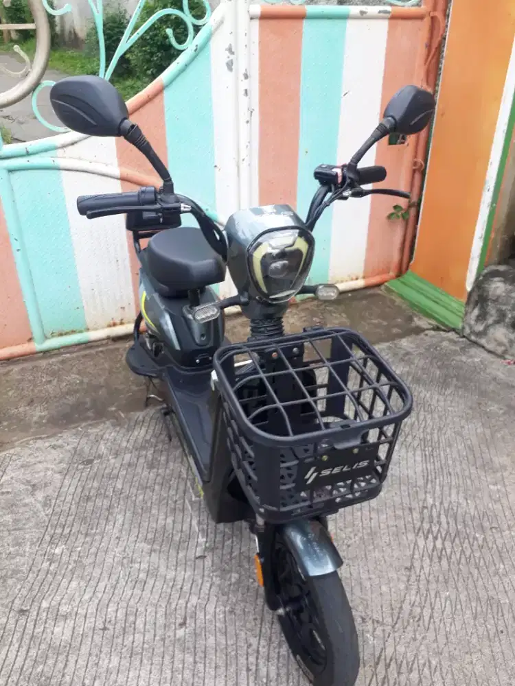 Sepeda listrik selis kenari 48v mulus normal siap pakai