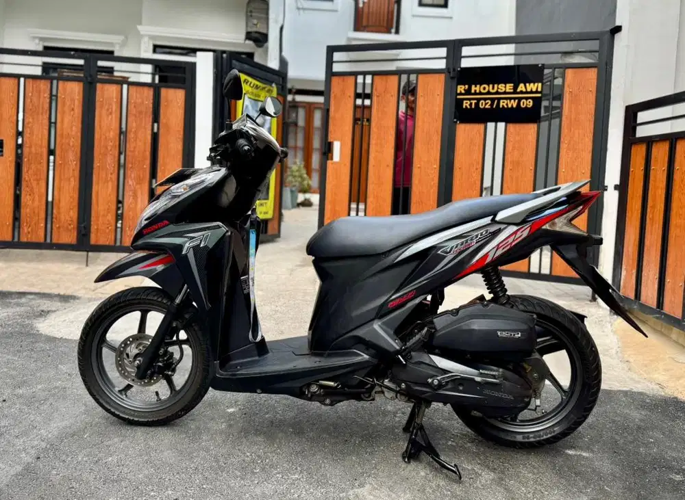 Honda Vario KZR 125 CBS MULUSSS Pajak Hidup Panjang