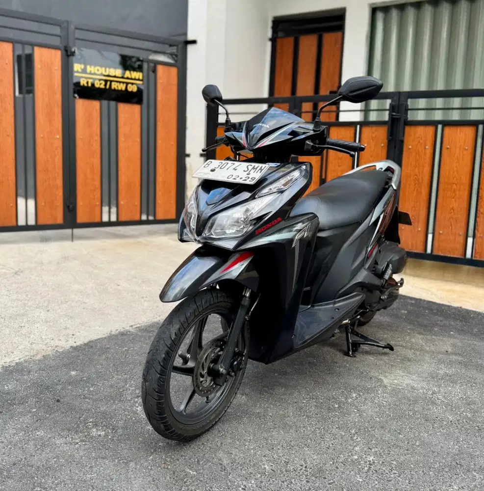 Honda Vario KZR 125 CBS MULUSSS Pajak Hidup Panjang
