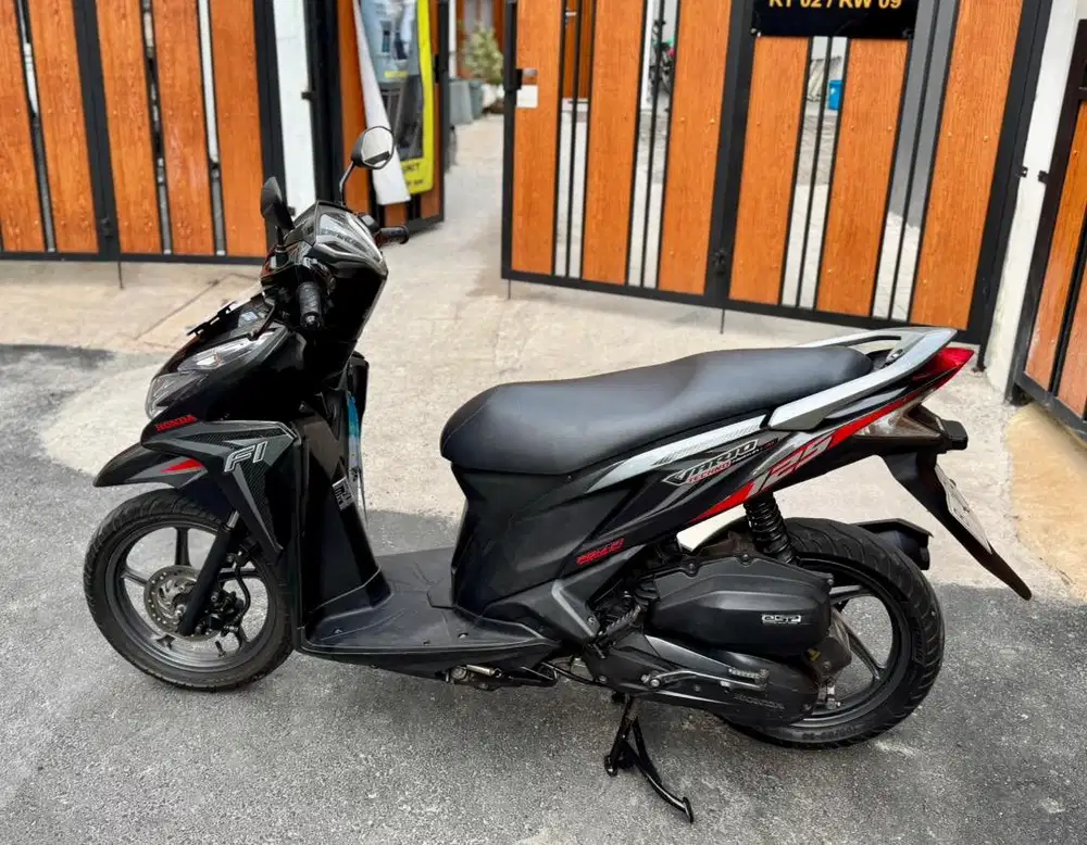 Honda Vario KZR 125 CBS MULUSSS Pajak Hidup Panjang