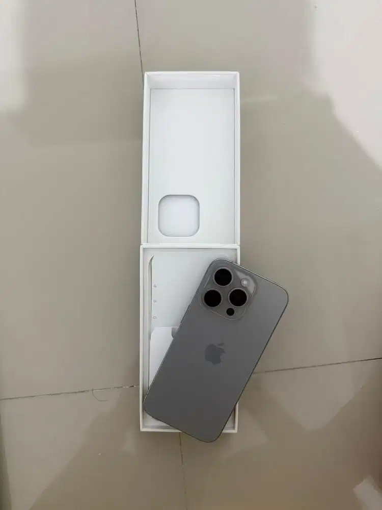 Dijual Iphone 15 Pro 256 Gb