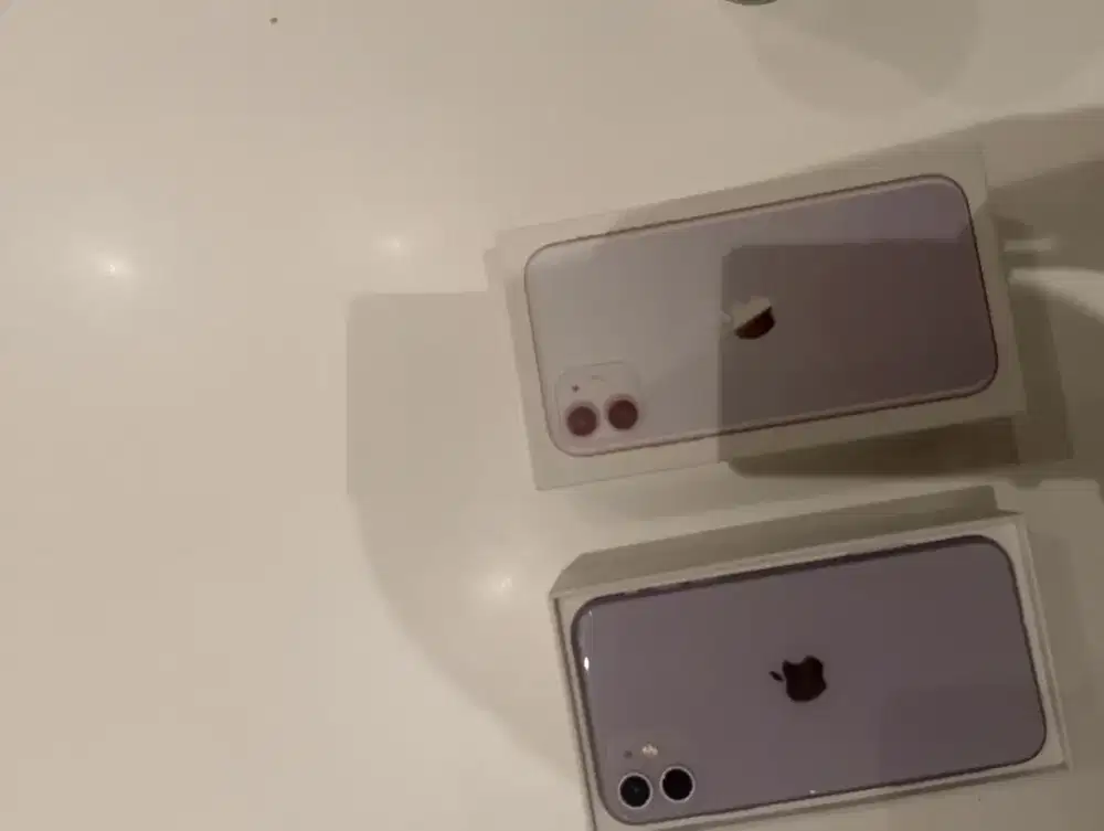 Iphone 11 128gb tetap warna bawaan